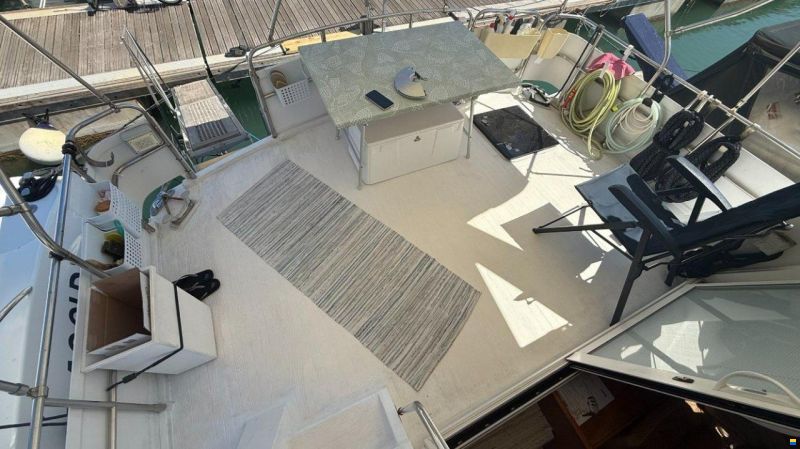 Edership 37 AFT CABIN