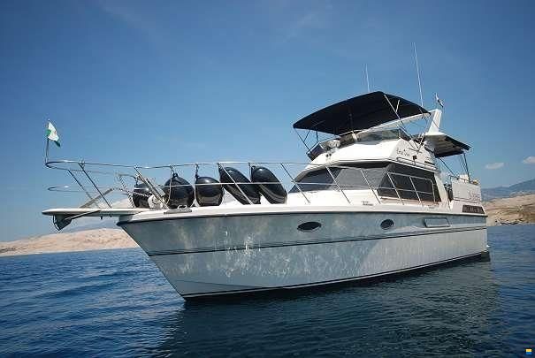 Edership 37 AFT CABIN
