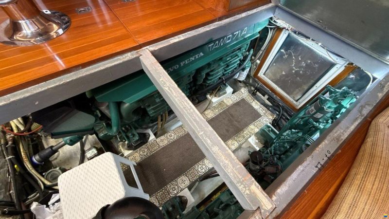 Edership 37 AFT CABIN