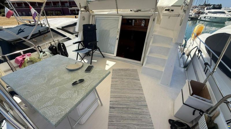 Edership 37 AFT CABIN