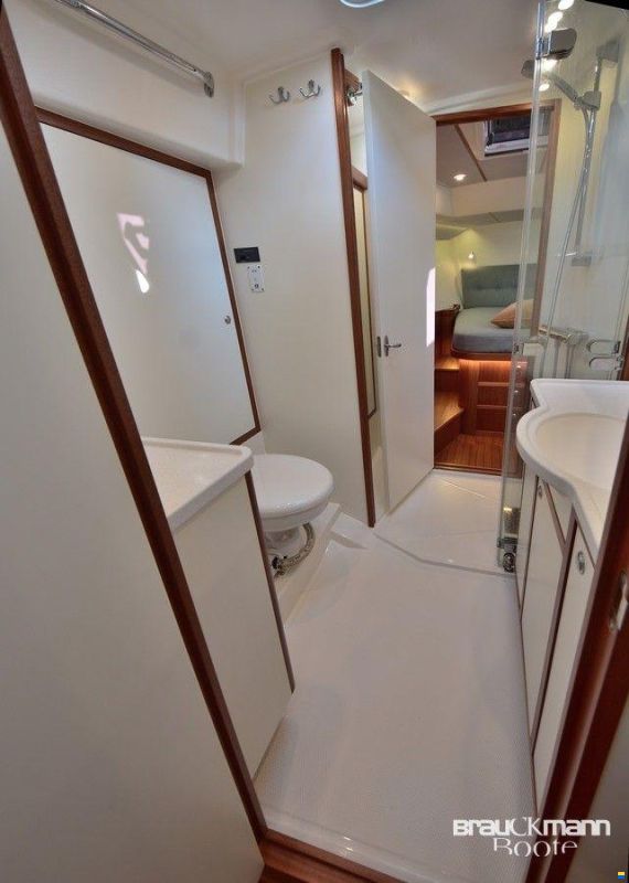 Ridas Yacht/Estland Heyman 42 Decksalon