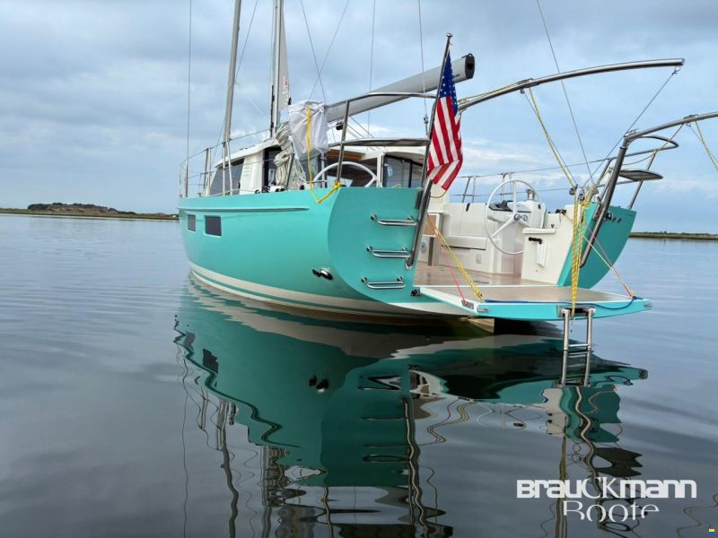 Ridas Yacht/Estland Heyman 42 Decksalon