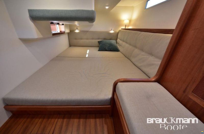 Ridas Yacht/Estland Heyman 42 Decksalon
