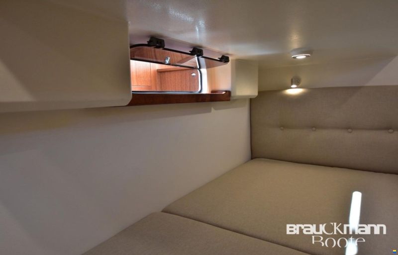 Ridas Yacht/Estland Heyman 42 Decksalon