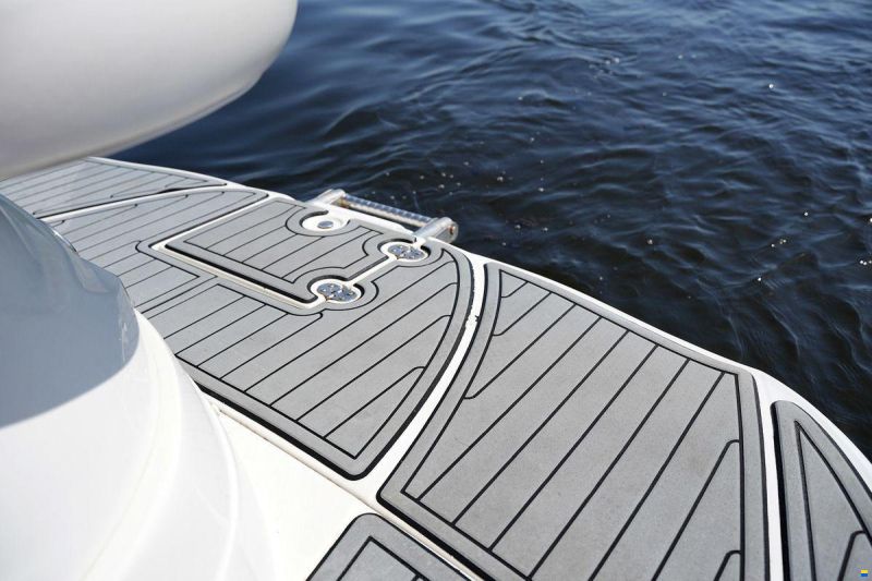 Crownline 315 SCR