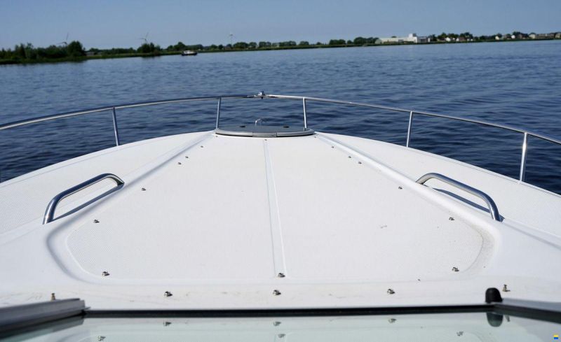 Crownline 315 SCR