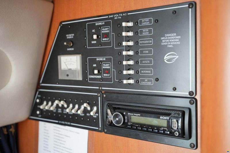 Crownline 315 SCR