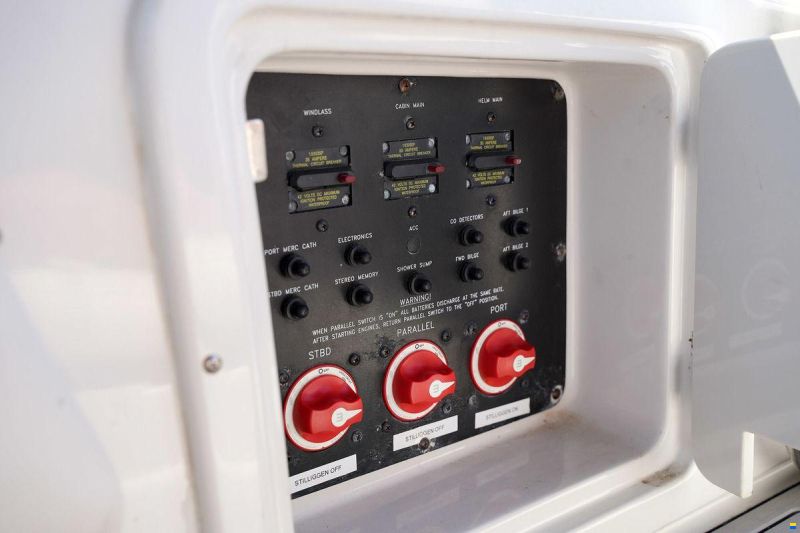 Crownline 315 SCR