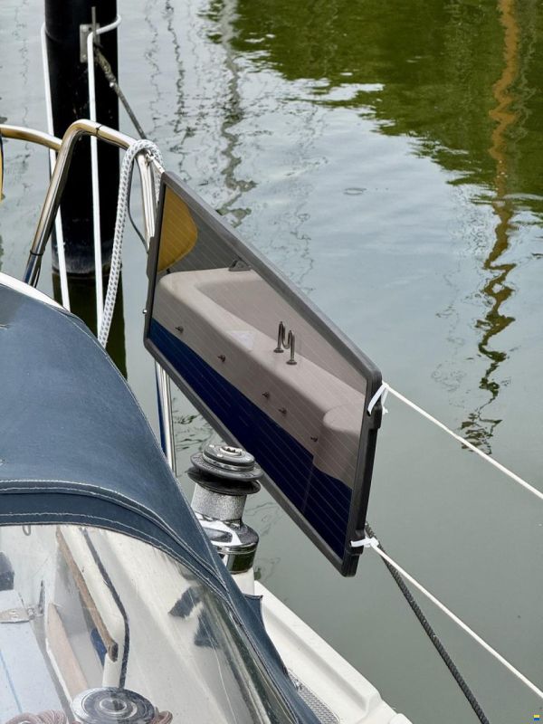 Bavaria 890