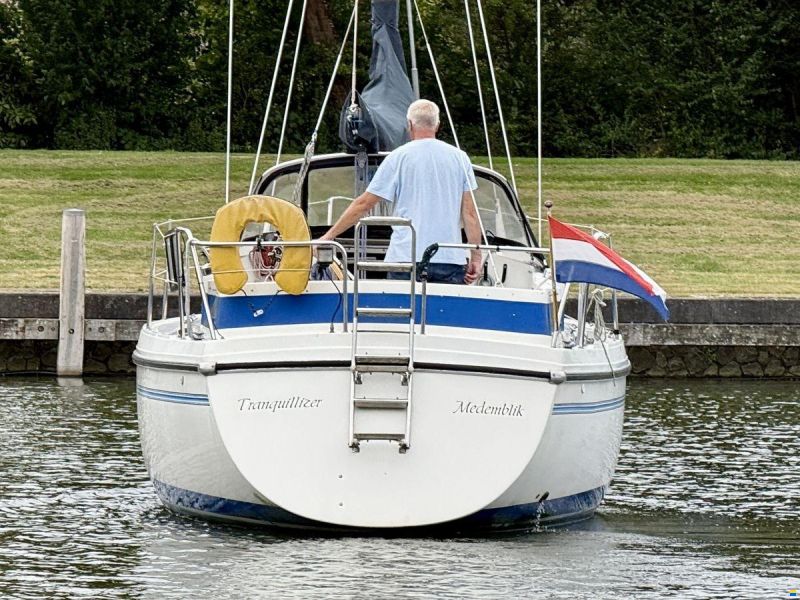Bavaria 890