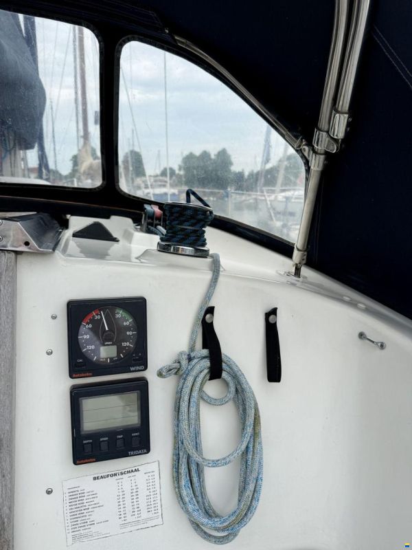 Bavaria 890