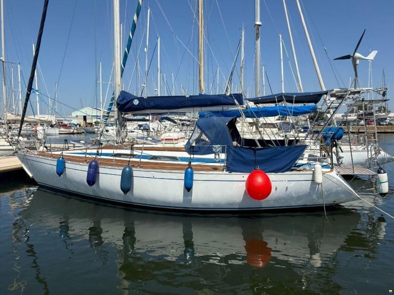 Grand Soleil 35