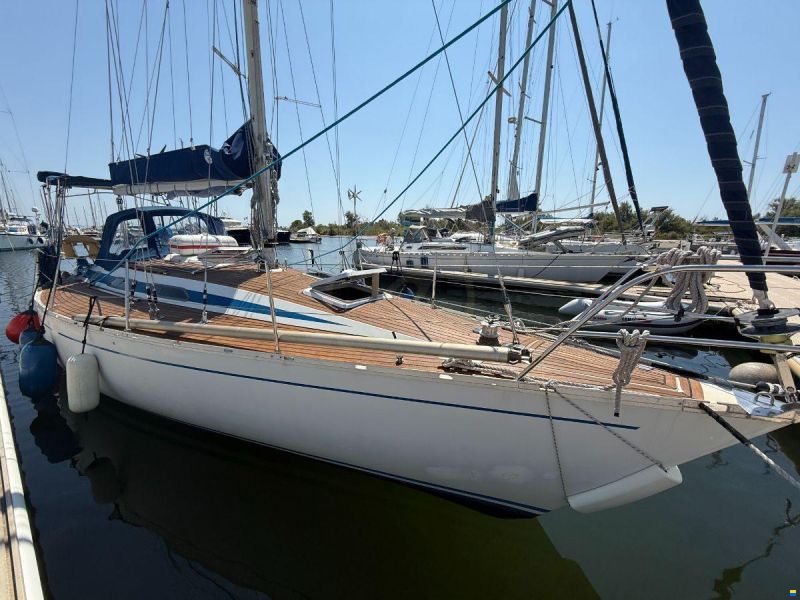 Grand Soleil 35