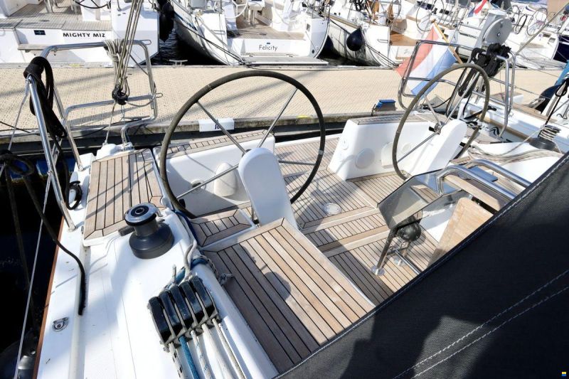 Hanse 345