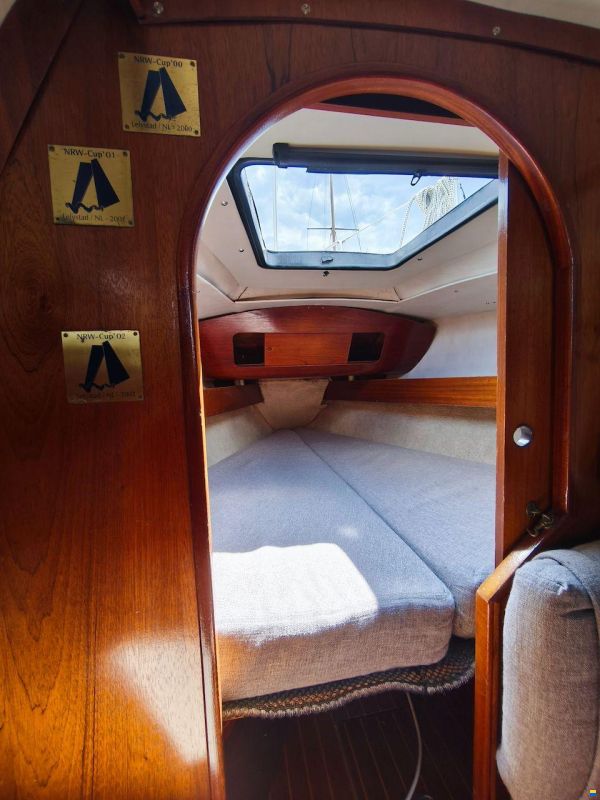 Bavaria 890