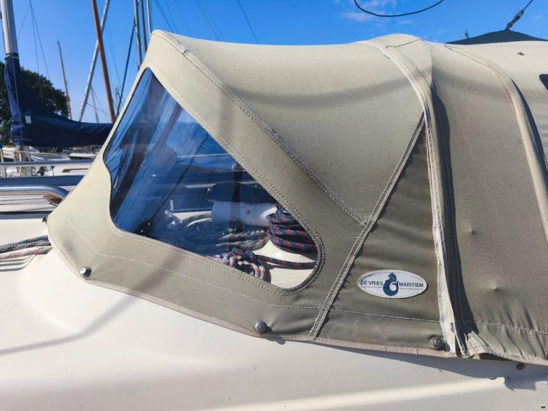 Bavaria 890