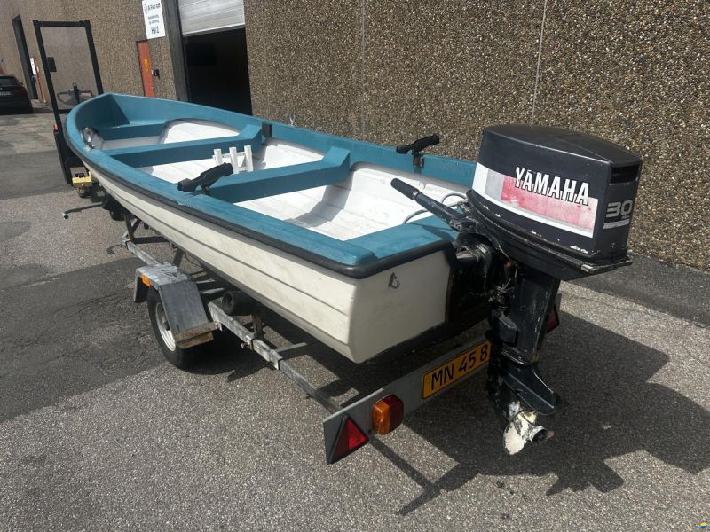 Westkapp 4200, Yamaha 30 HK 2T