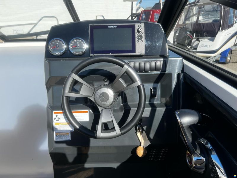 Quicksilver 675 Cruiser, Mercury F175 V6 DTS