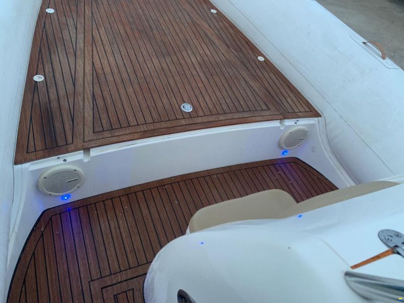 Led 32