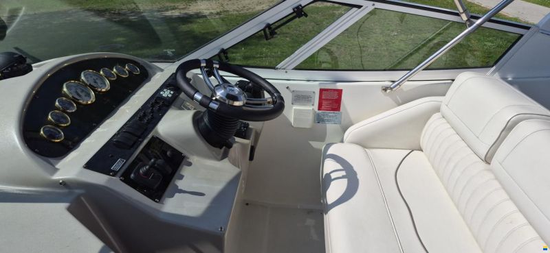 Cruisers 2870 Express