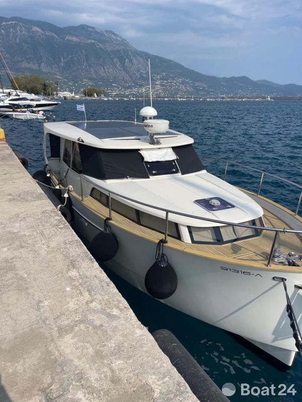 Greenline 33 Hybrid