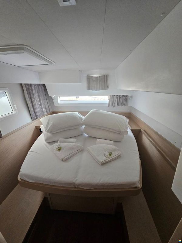 Lagoon 42