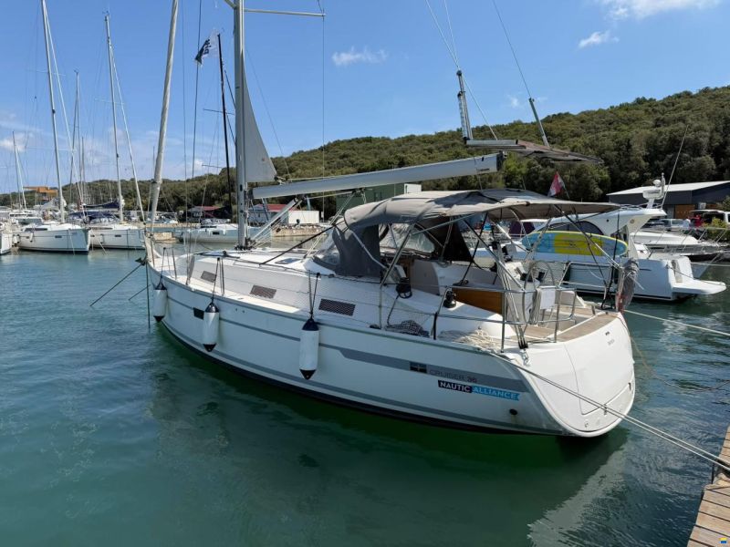 Bavaria CRUISER 36