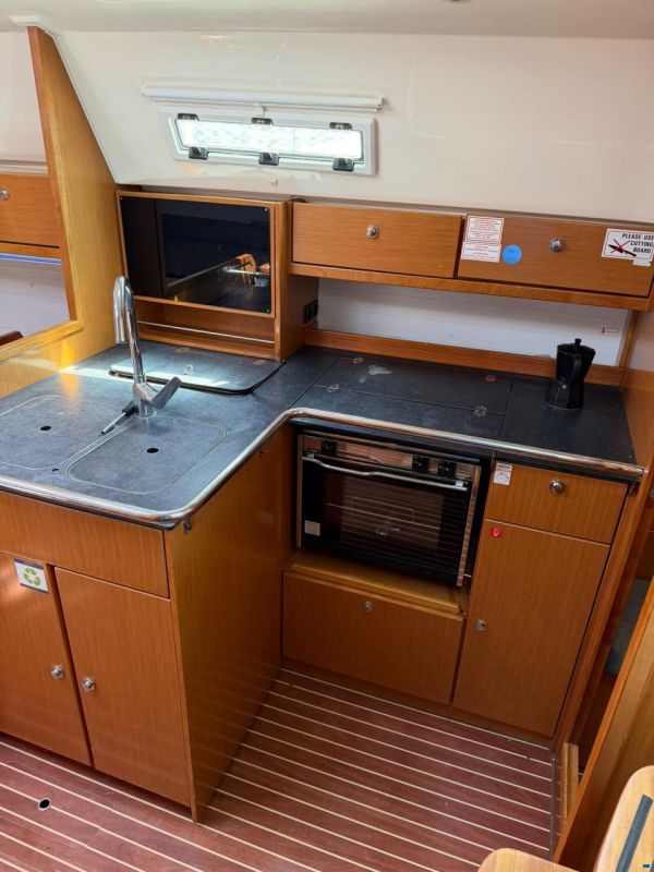 Bavaria CRUISER 36