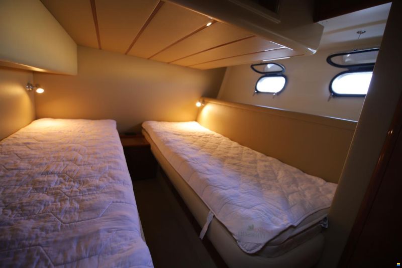 Ferretti 480
