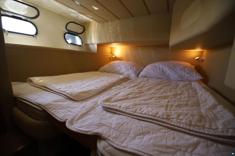 Ferretti 480