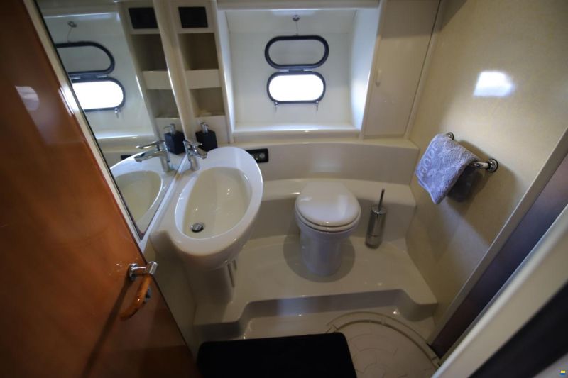 Ferretti 480