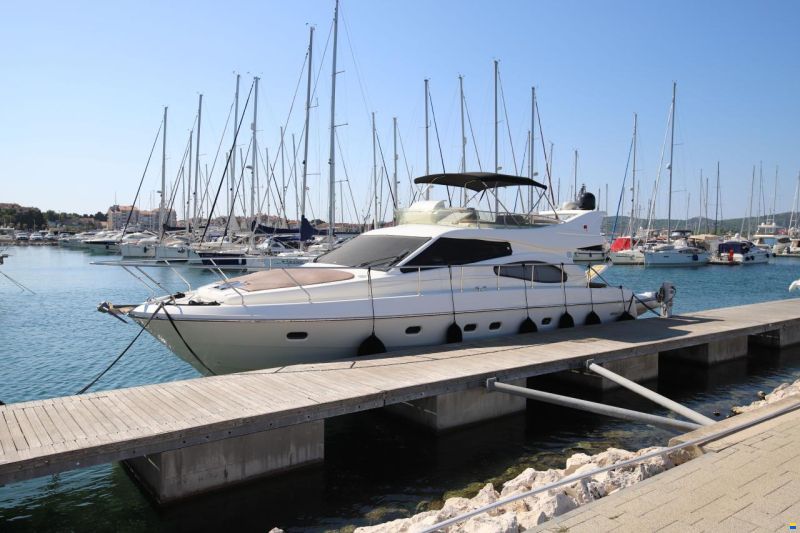 Ferretti 480
