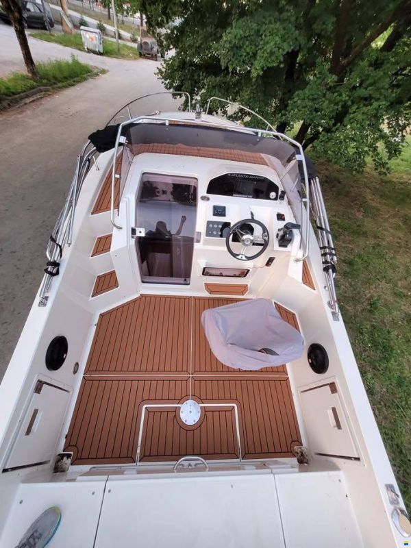 Atlantic Marine SunCruiser 690