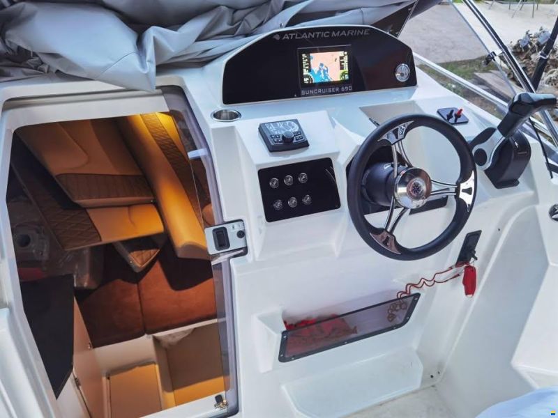 Atlantic Marine SunCruiser 690