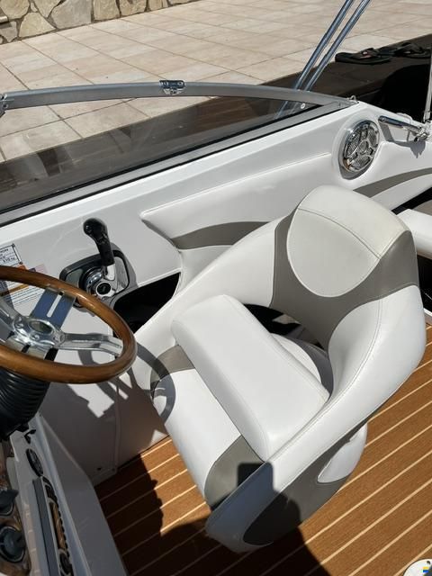 Glastron GS209
