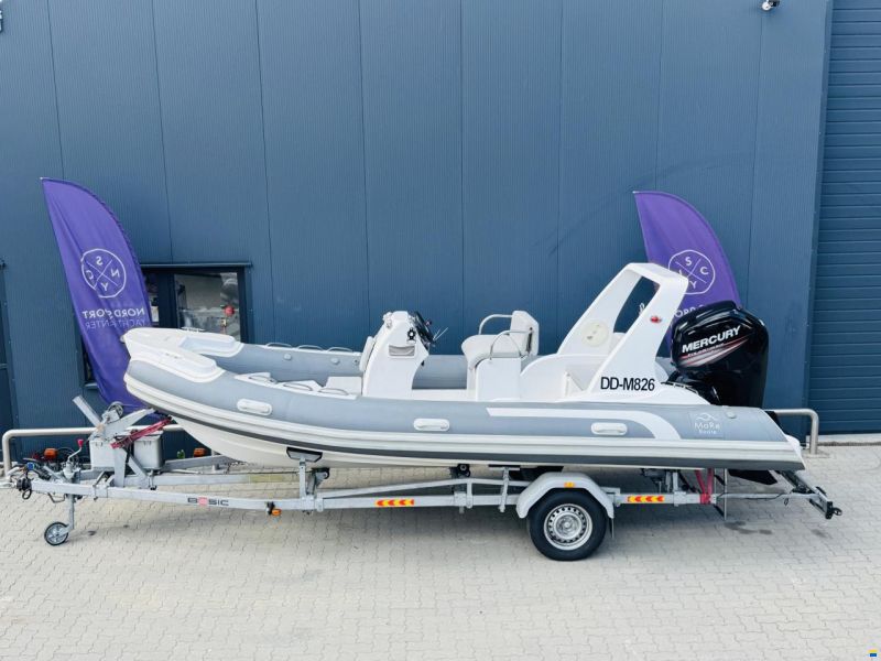 Liya 520 Rib Center Console