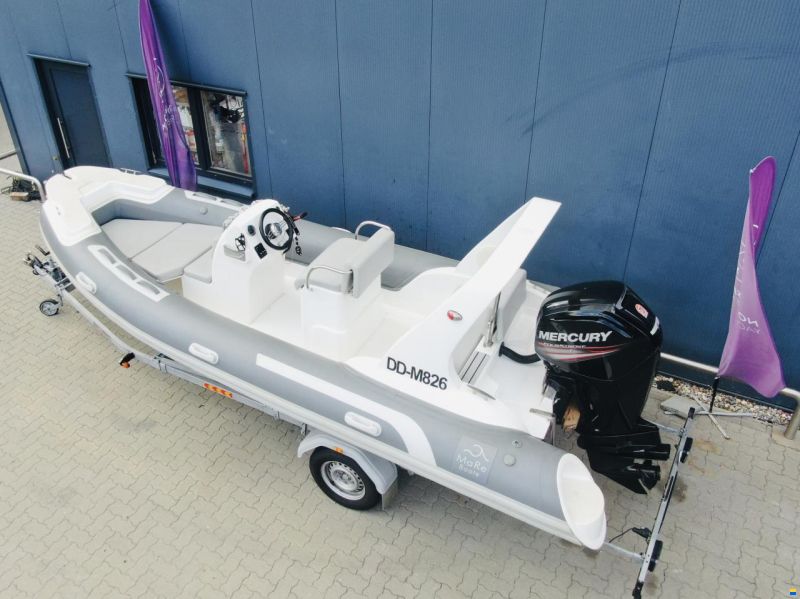 Liya 520 Rib Center Console