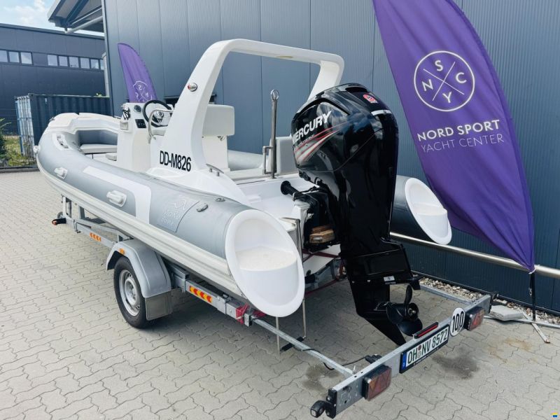 Liya 520 Rib Center Console