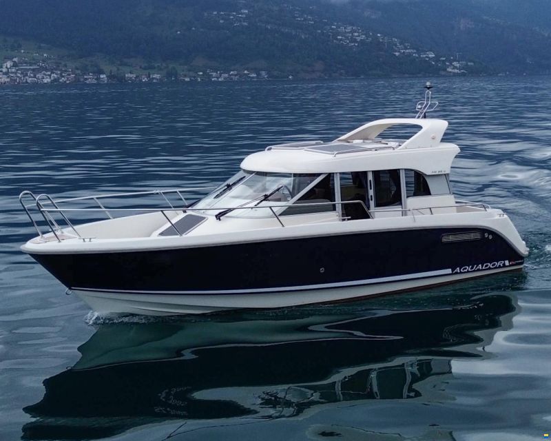 Aquador 25 Cabin