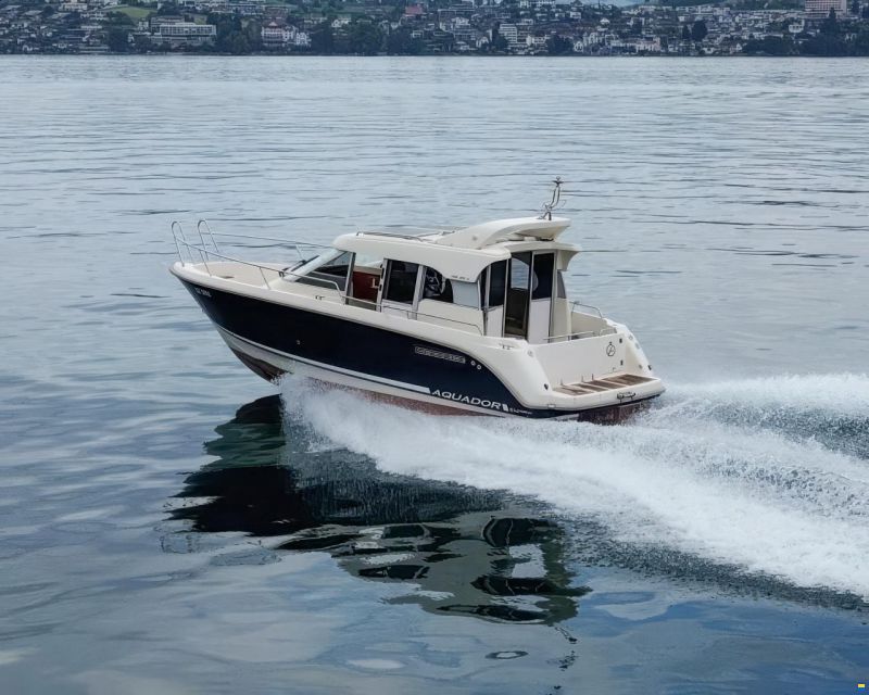 Aquador 25 Cabin