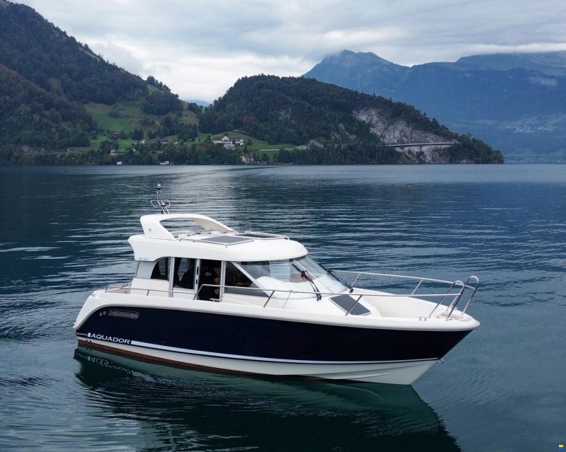 Aquador 25 Cabin
