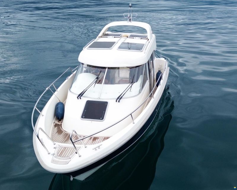 Aquador 25 Cabin