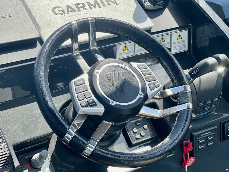 Fairline F Line 33