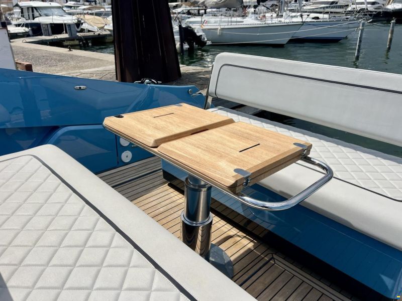 Fairline F Line 33