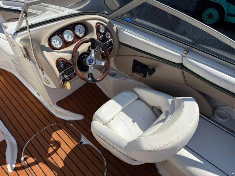Four Winns Horizon 210