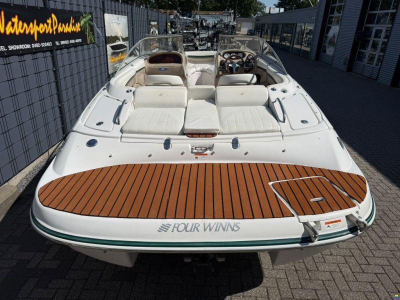 Four Winns Horizon 210