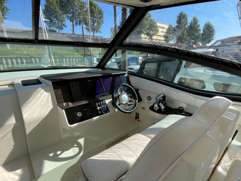 Sea Ray 320 Sundancer