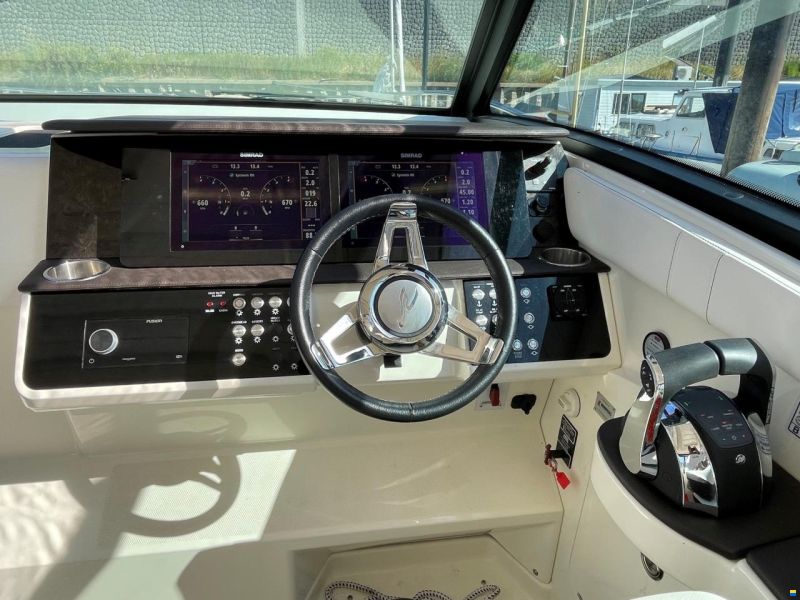 Sea Ray 320 Sundancer