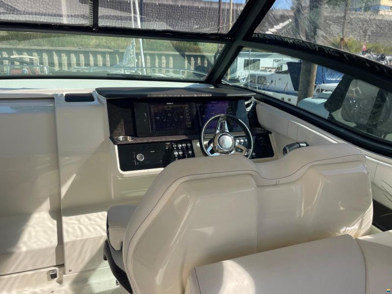 Sea Ray 320 Sundancer