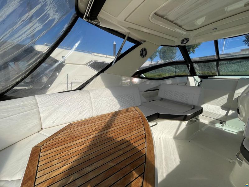 Sea Ray 320 Sundancer